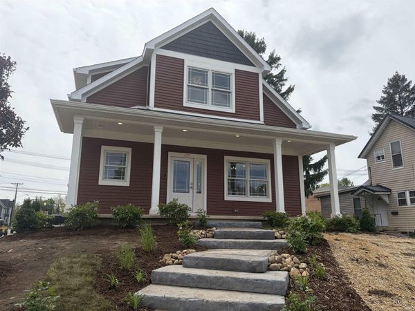 637 E Lincolnway, Mishawaka, IN 46544