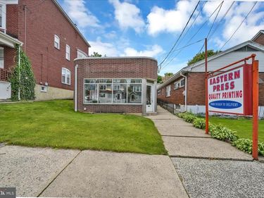 2067 W MARKET STREET , POTTSVILLE, PA 17901
