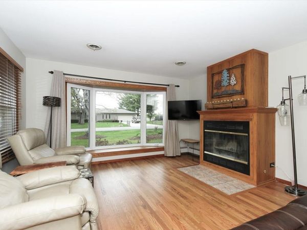 39W609 Lori Lane , Elgin, IL 60124