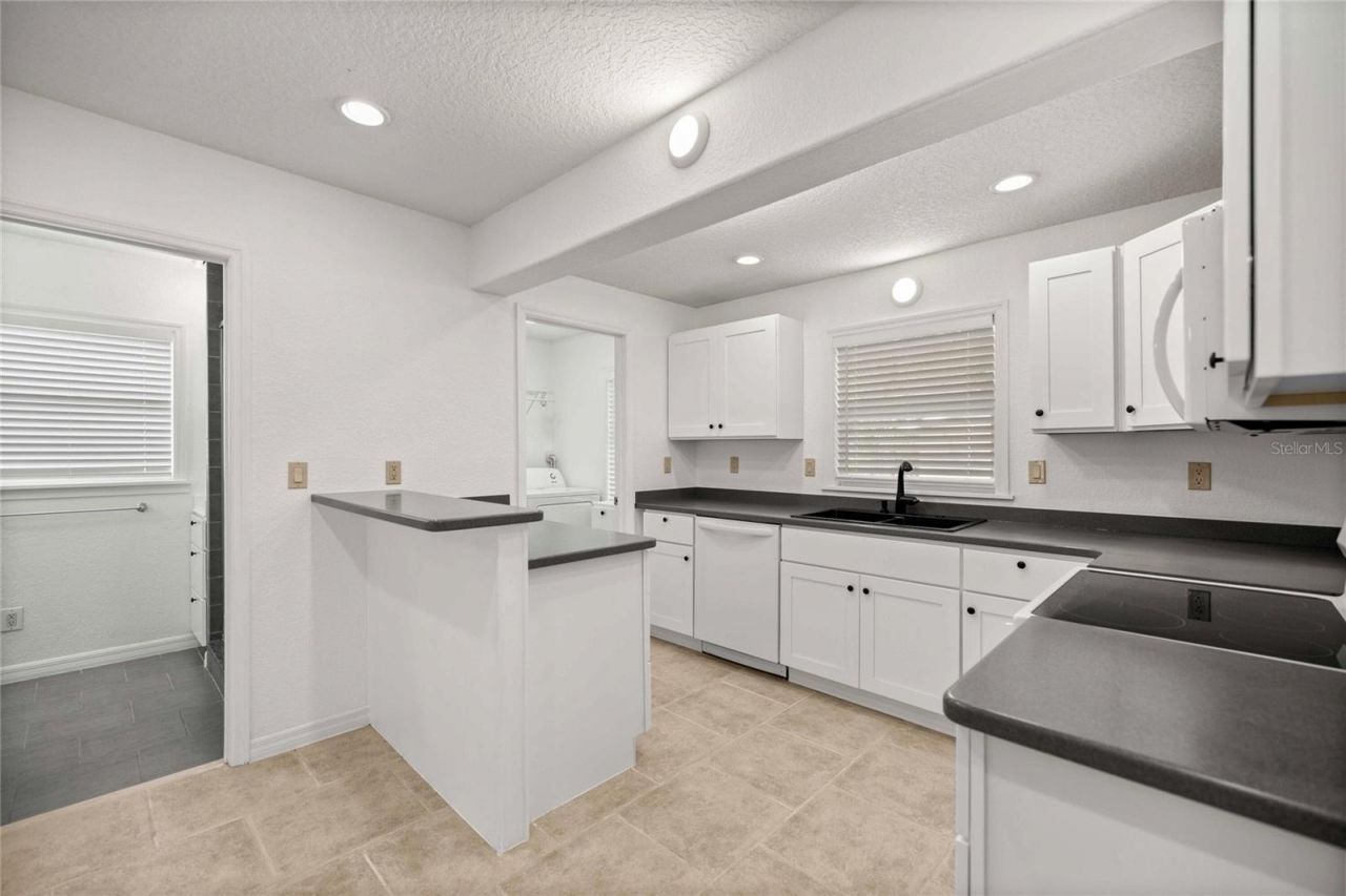 46 Magnolia Avenue , Yankeetown, FL 34498 Photo