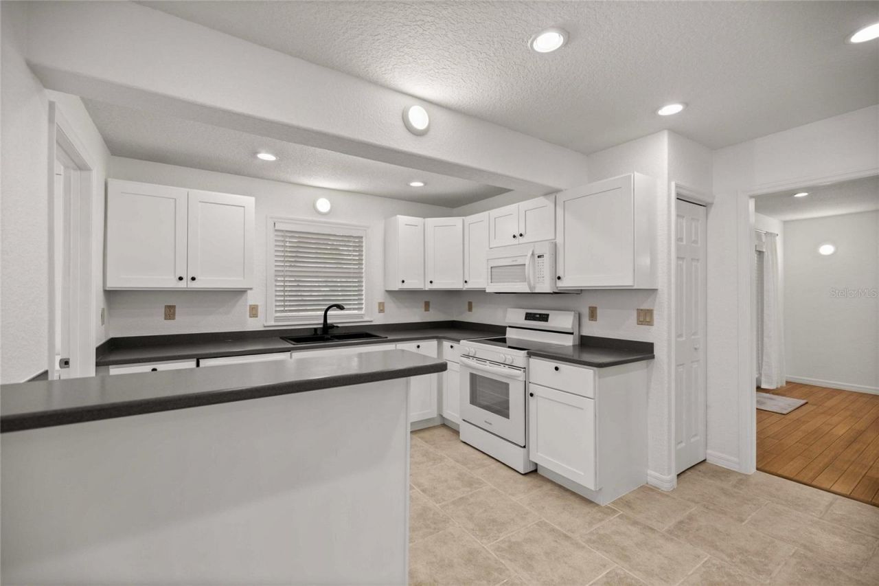 46 Magnolia Avenue , Yankeetown, FL 34498 Photo