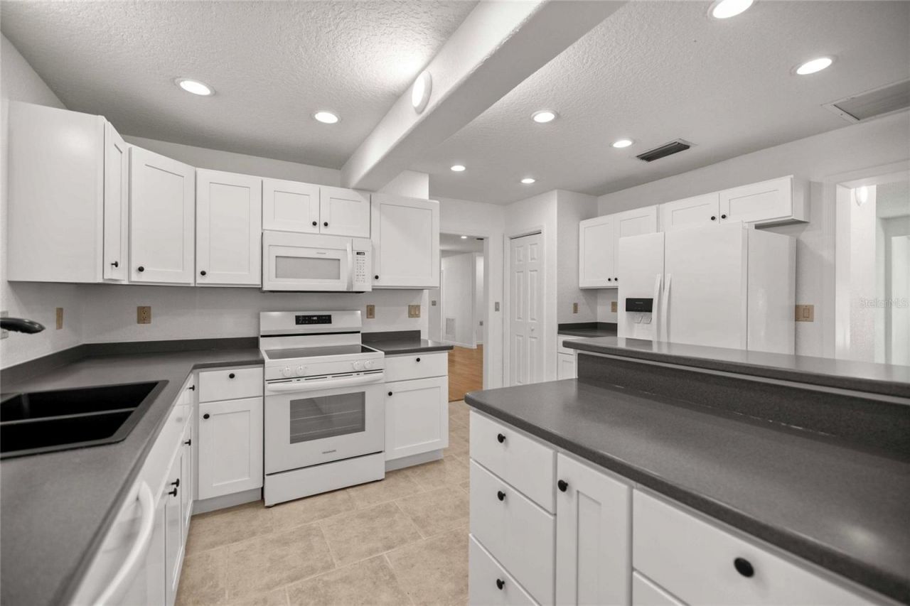 46 Magnolia Avenue , Yankeetown, FL 34498 Photo