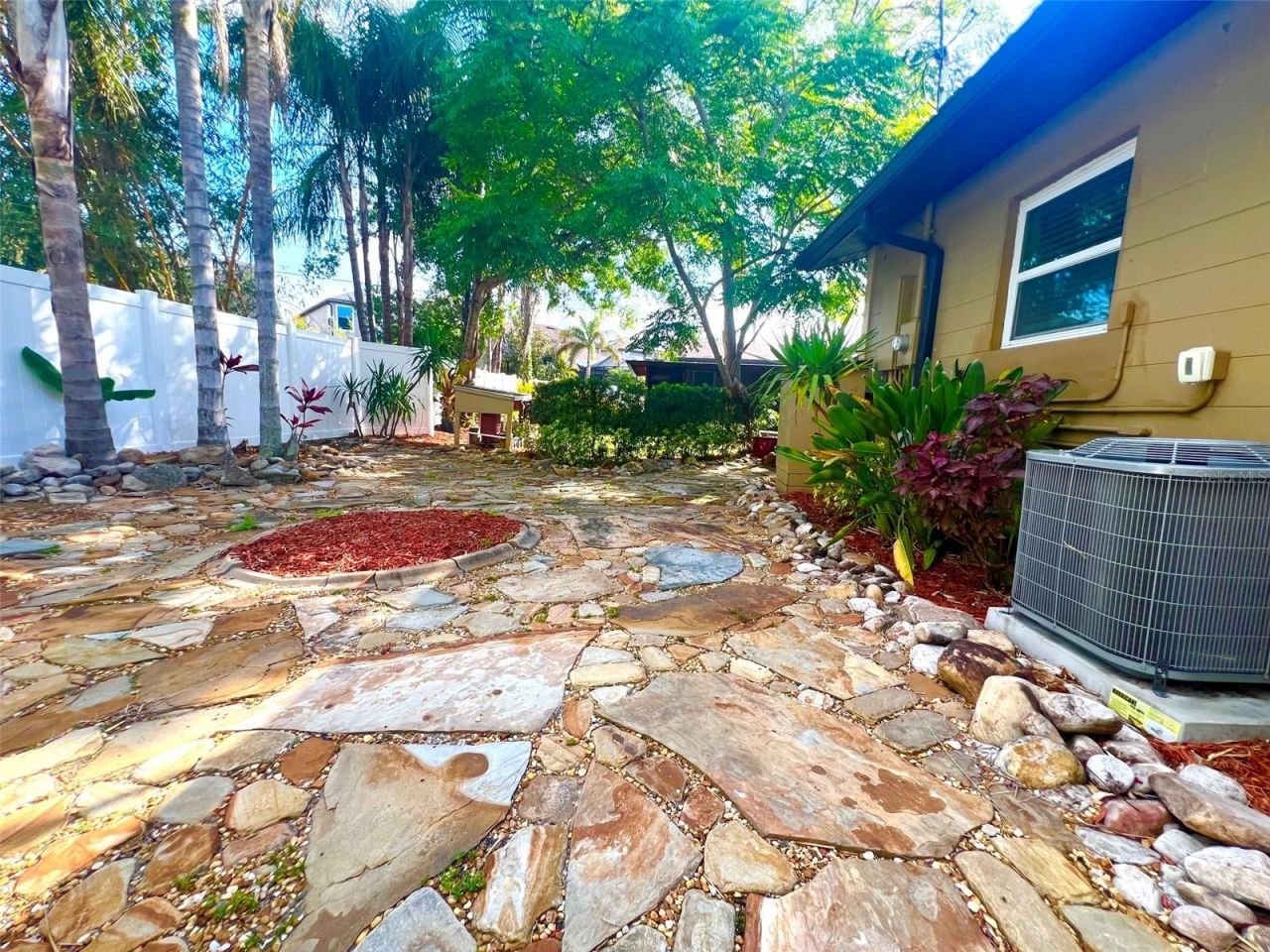 11350 Memorial Highway, Tampa, FL 33635 Photo