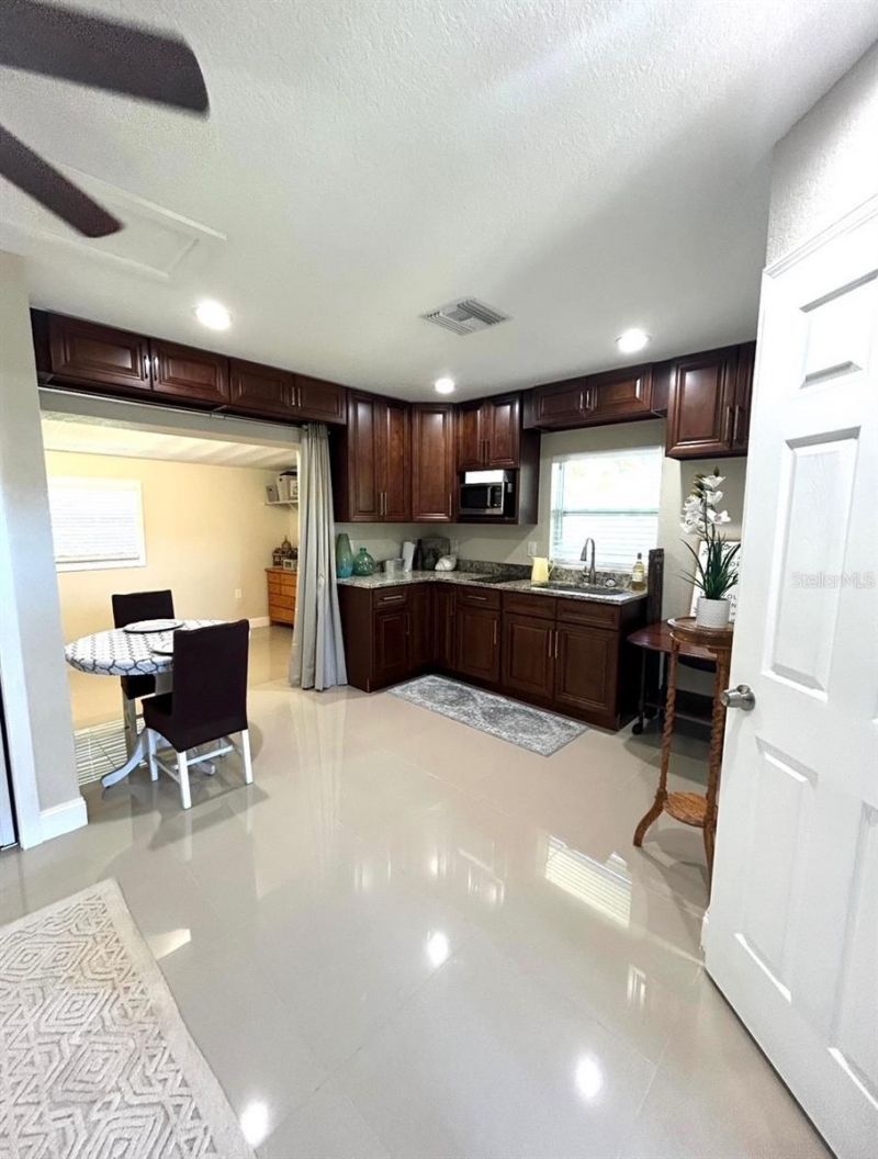 11350 Memorial Highway, Tampa, FL 33635 Photo