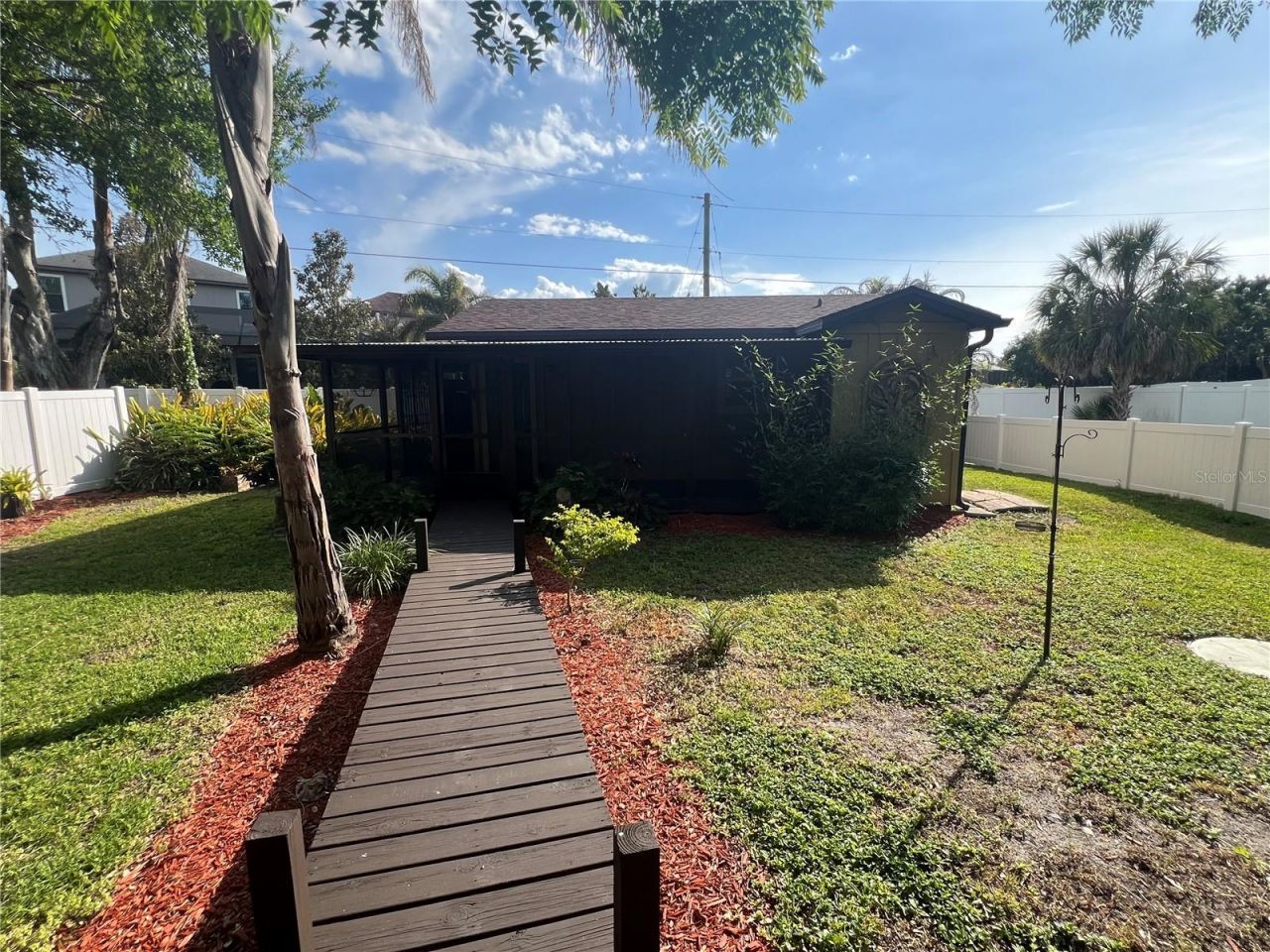 11350 Memorial Highway, Tampa, FL 33635 Photo