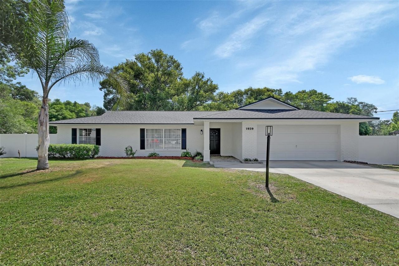 1939 Wallace Court, Deland, FL 32720 Main Photo