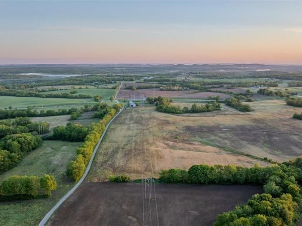 000 Walnut Hill Lane / Hwy B , Elsberry, MO 63343