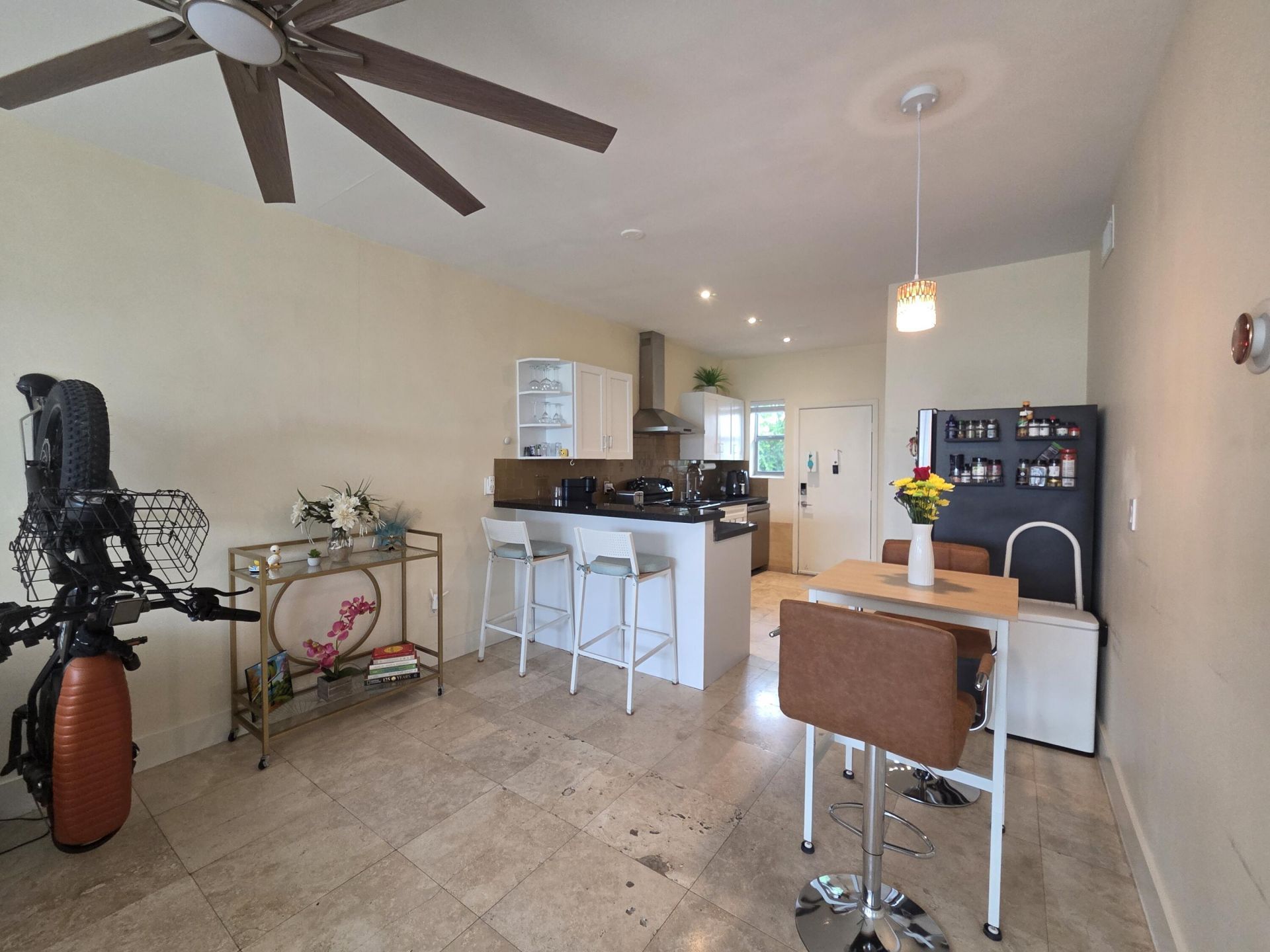 1045 Lenox Avenue, Unit 6, Miami Beach, FL 33139 Photo