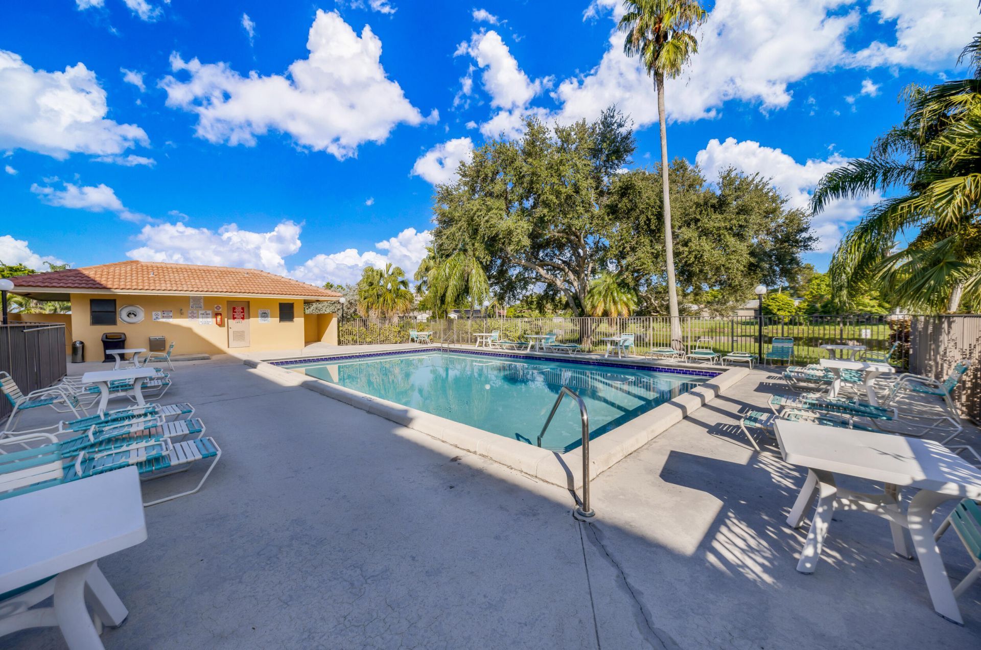11477 NW 39th Court, Unit 306-1, Coral Springs, FL 33065 Photo