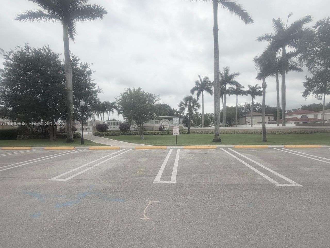 19712 NW 82nd Pl, Hialeah, FL 33015 Photo