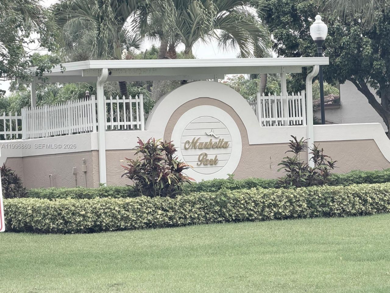 19712 NW 82nd Pl, Hialeah, FL 33015 Photo