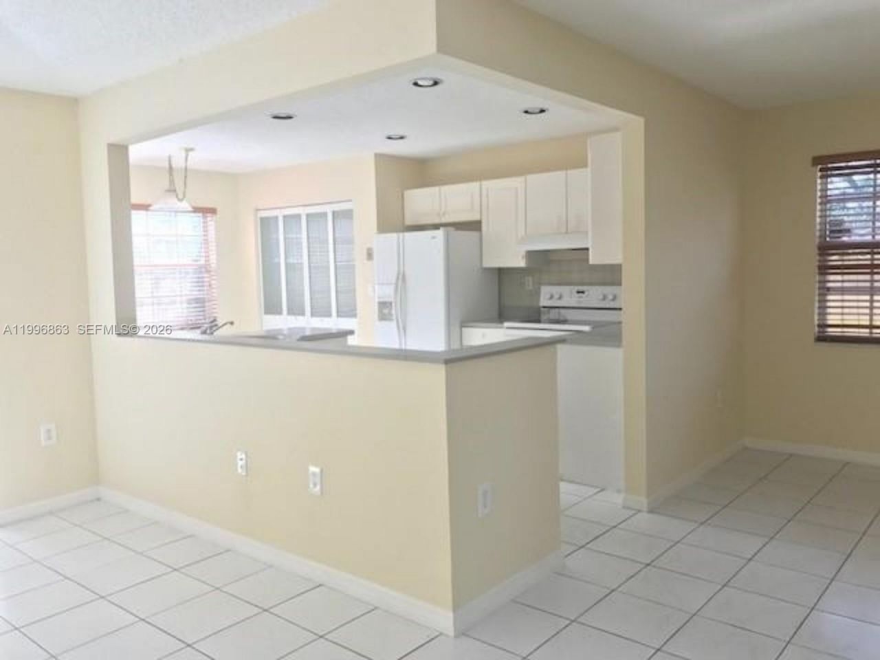 19712 NW 82nd Pl, Hialeah, FL 33015 Photo