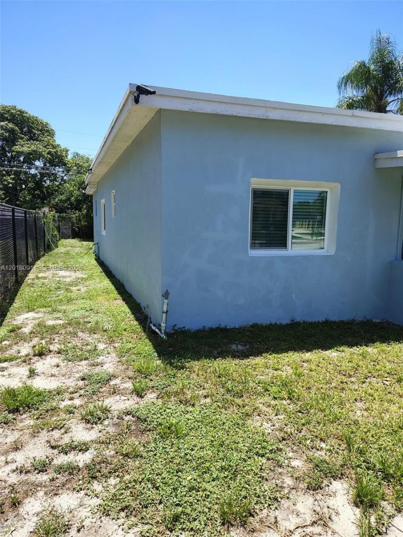 311 NW 28th Way , Fort Lauderdale, FL 33311 Photo
