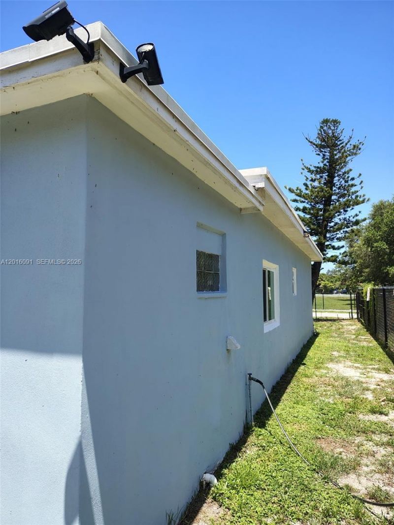 311 NW 28th Way , Fort Lauderdale, FL 33311 Photo