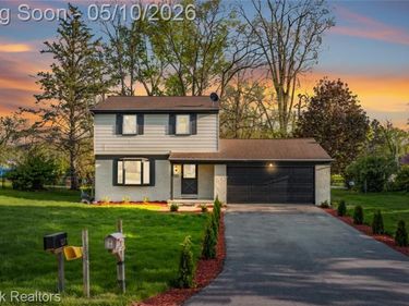1874 Hopkins Drive, Wixom, MI 48393