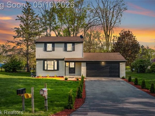 1874 Hopkins Drive, Wixom, MI 48393
