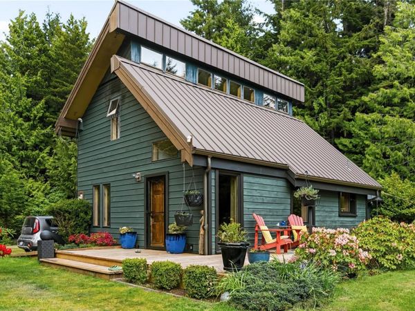 1420 Smithdale Rd, Ucluelet, BC V0R 3A0