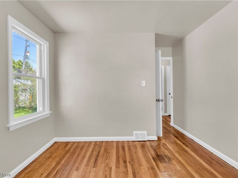 14205 Corridon Avenue , Maple Heights, OH 44137 Photo 13