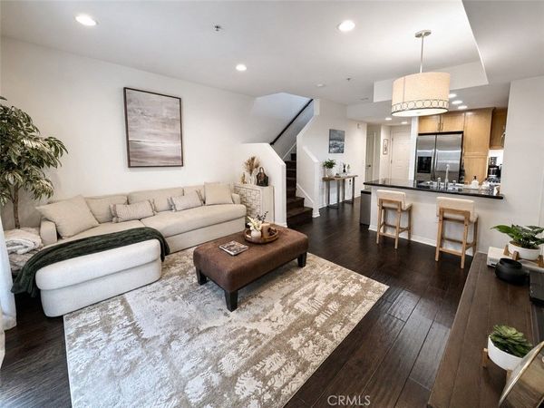 931 E Walnut Street, Unit 213, Pasadena, CA 91106