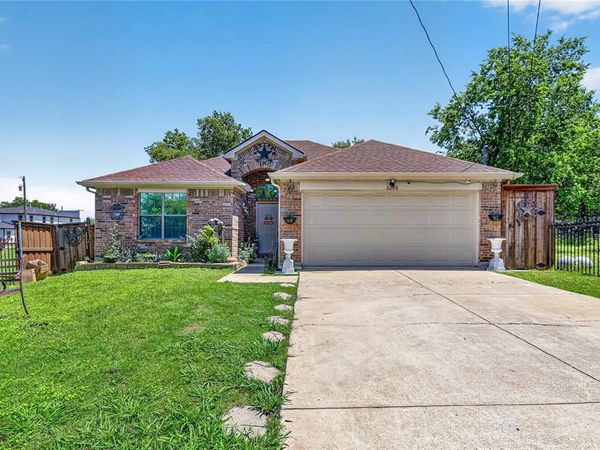 2206 Lapsley Street, Dallas, TX 75212