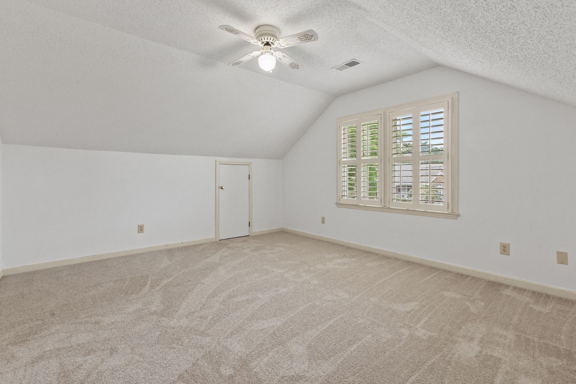 1100 Francis Marion Circle Photo 34