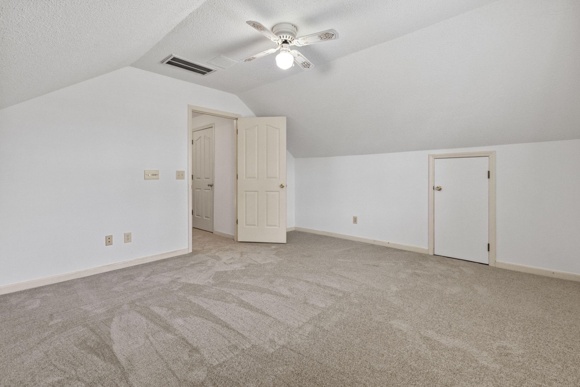 1100 Francis Marion Circle Photo 35
