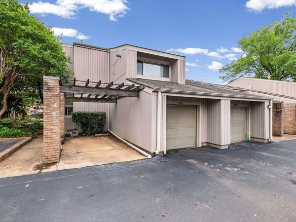 826 CREEKSIDE DR, Memphis, TN 38117