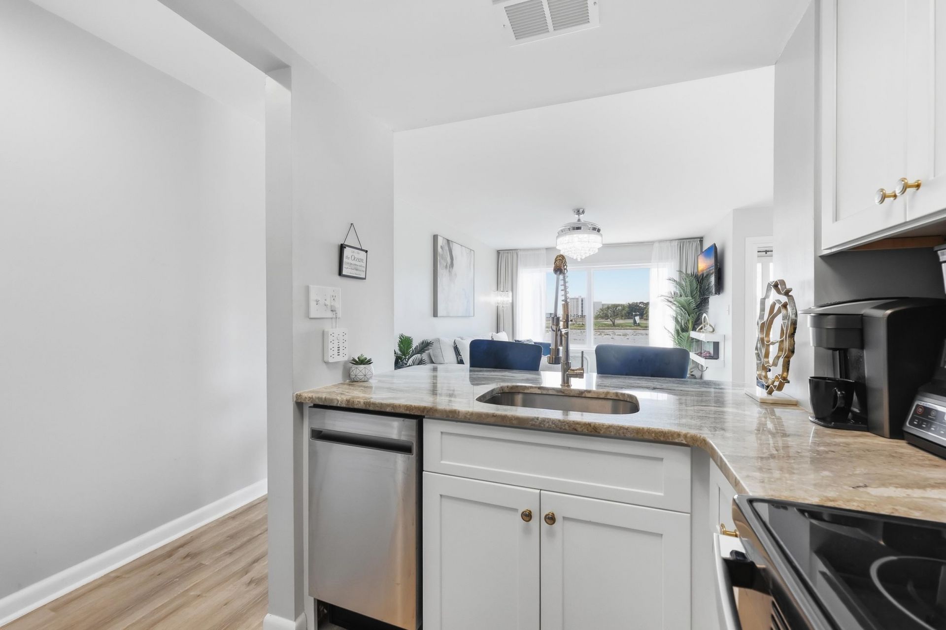 501 Maison Dr. Photo 4