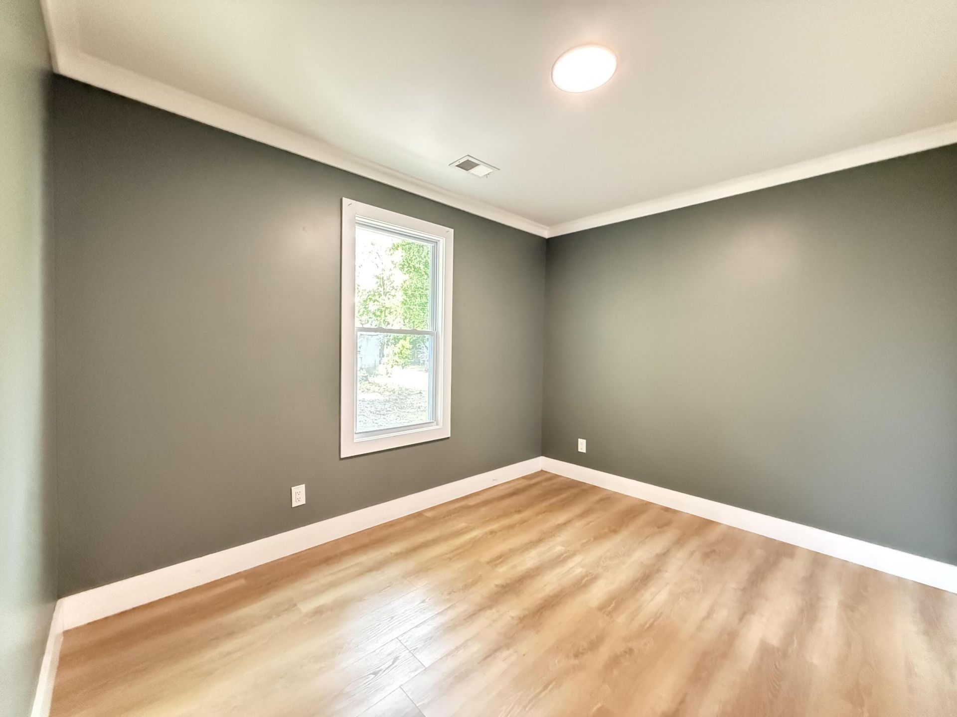 2306 Kent Photo 14