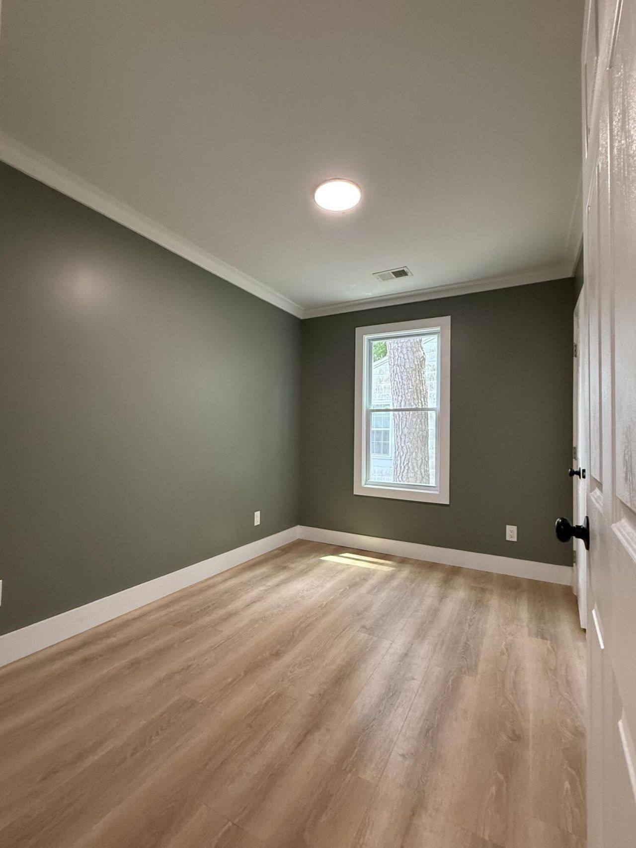 2306 Kent Photo 16