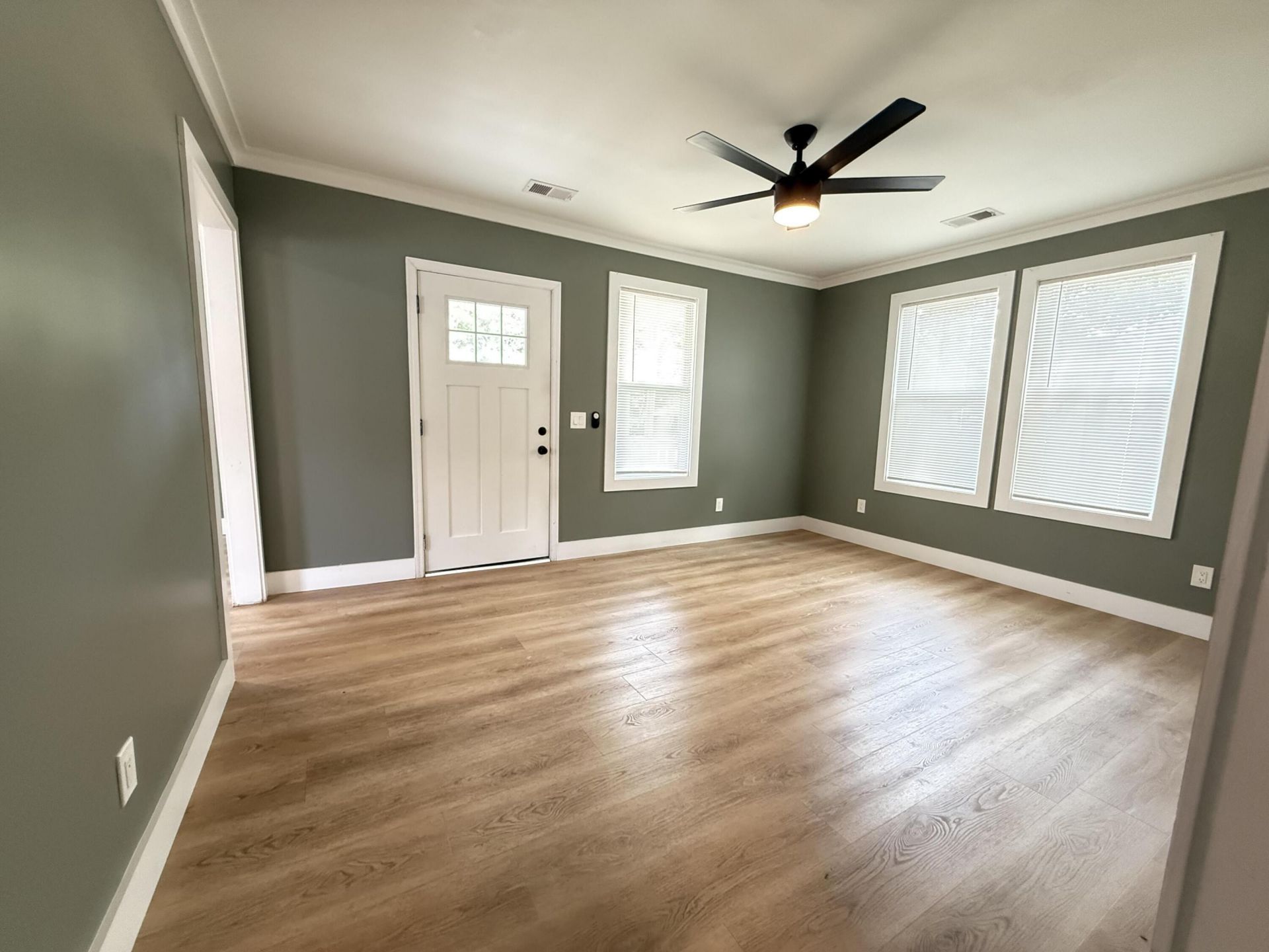 2306 Kent Photo 5