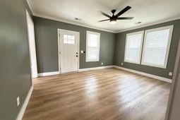 2306 Kent photo 4