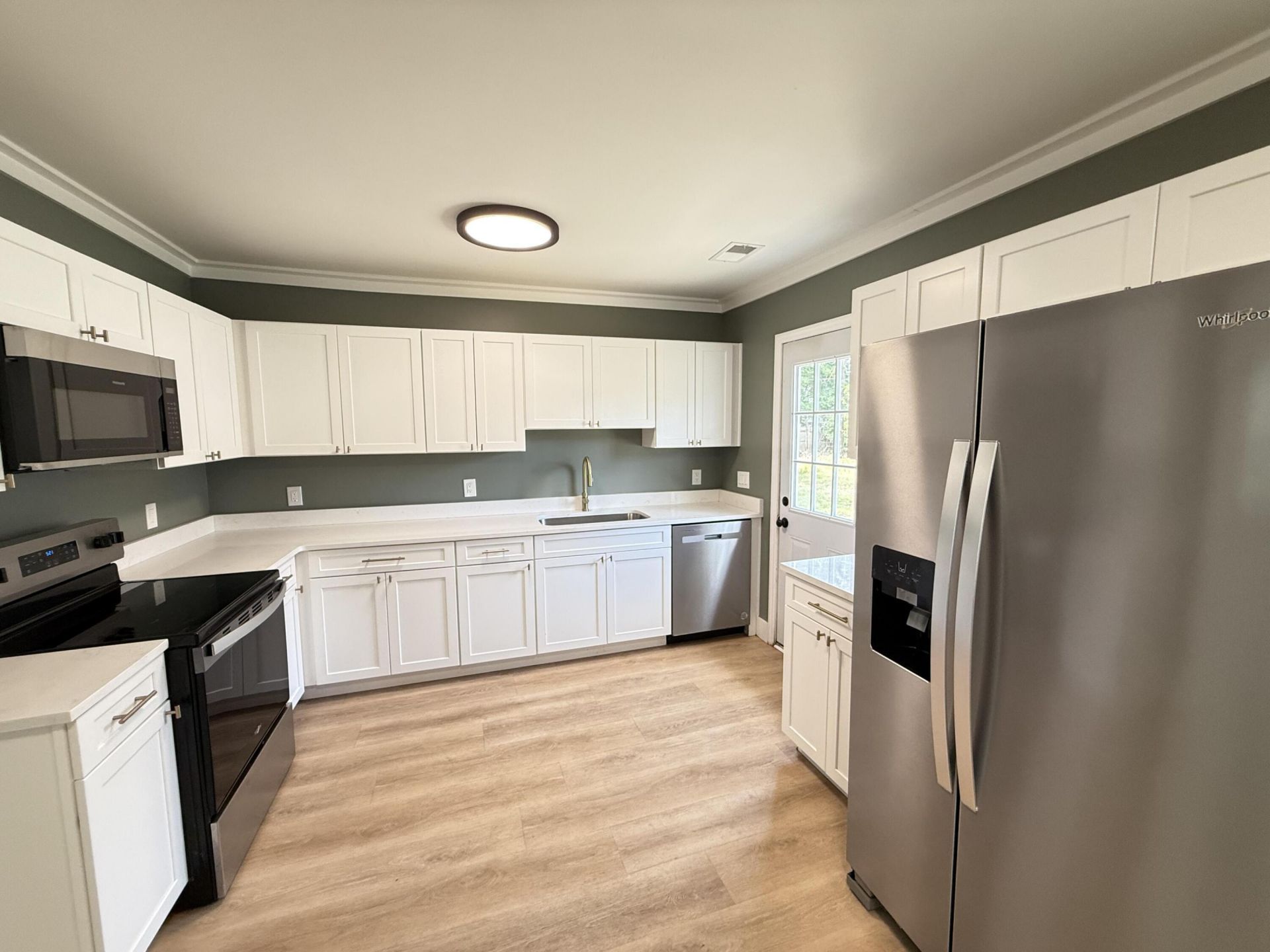 2306 Kent Photo 6