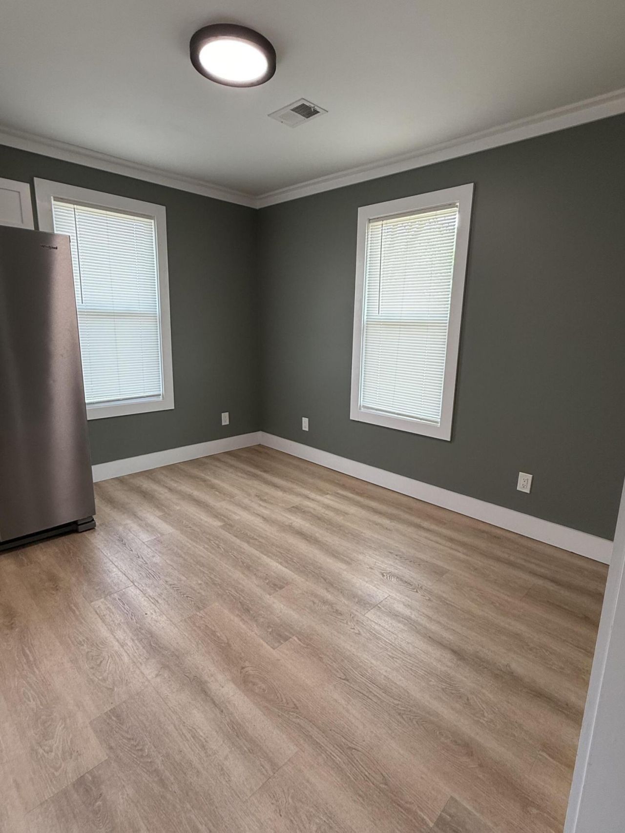 2306 Kent Photo 8