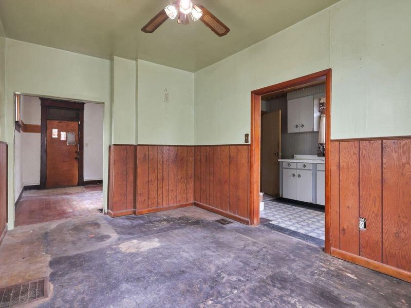 684 Siebert Street , Columbus, OH 43206 Photo 6
