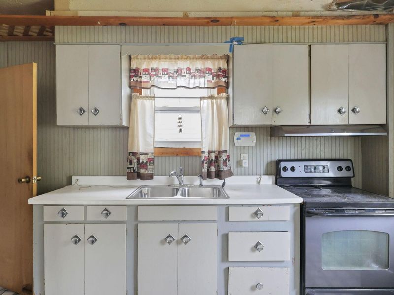 684 Siebert Street , Columbus, OH 43206 Photo 7