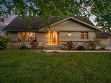 406 NE Grove Street, Brownsdale, MN 55918