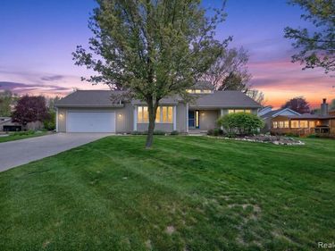 2476 Cedar Key Drive, Orion Twp, MI 48360