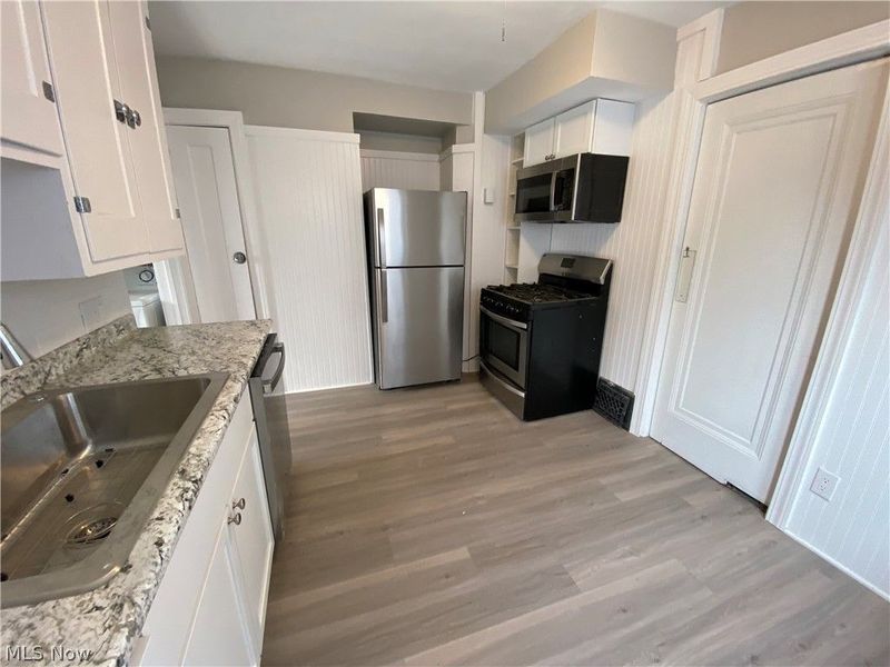 9327 Clifton Boulevard , Cleveland, OH 44102 Photo 18