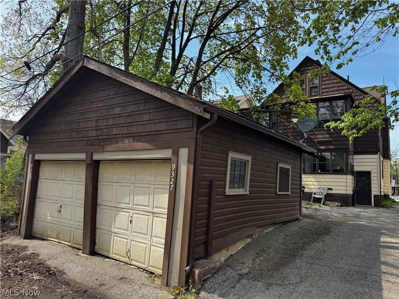 9327 Clifton Boulevard , Cleveland, OH 44102 Photo 2
