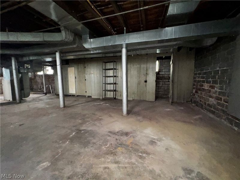 9327 Clifton Boulevard , Cleveland, OH 44102 Photo 30