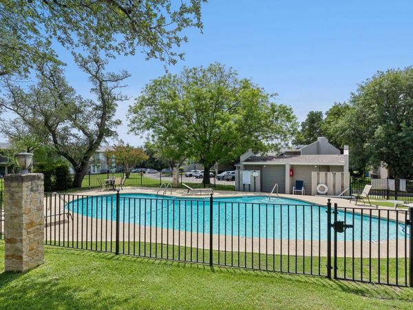 100 Lido CIR, Unit H2, Lakeway, TX 78734