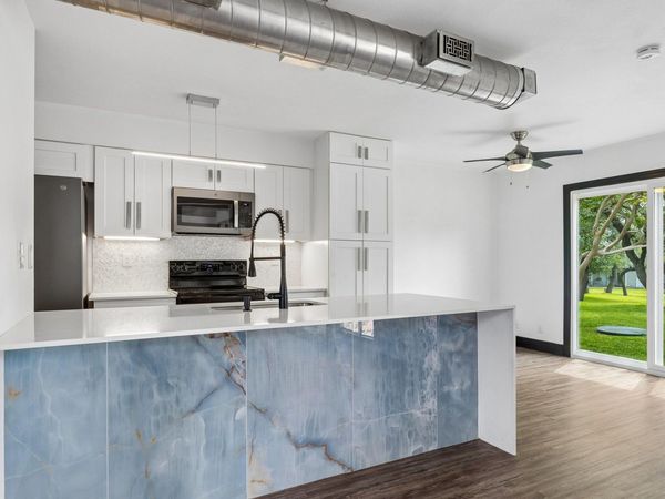 100 Lido CIR, Unit H2, Lakeway, TX 78734