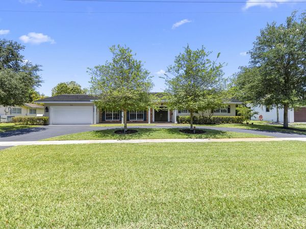 7501 Plantation Road, Plantation, FL 33317