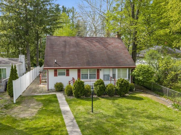 65351 E Peninsula Drive, Cassopolis, MI 49031