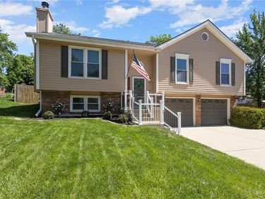 7210 NE 70th Street, Kansas City, MO 64119