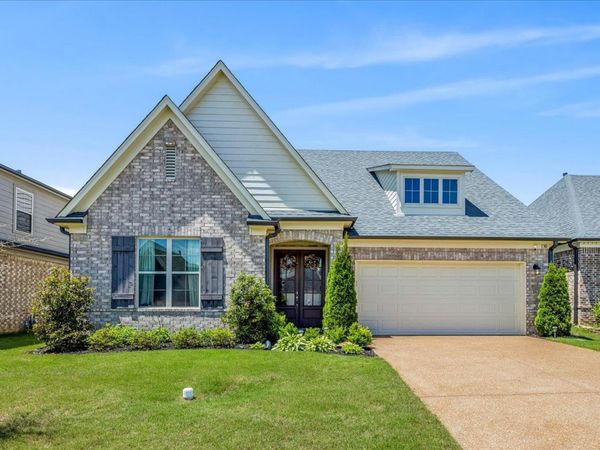 130 BRIAR HOLLOW LN, Oakland, TN 38060