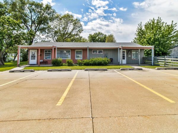 430 N HENDERSON Street, Galesburg, IL 61401