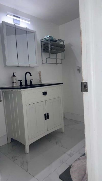 1701 NE 191st St , Unit A104, Miami, FL 33179 Photo