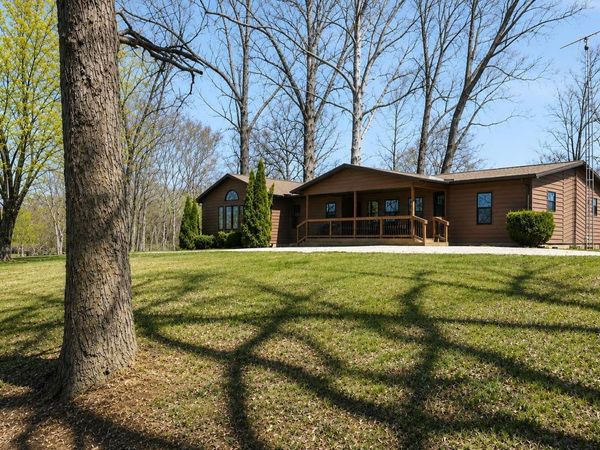 2266 VFW Road, Mitchell, IN 47446